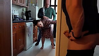 tante nafsu terpaksa ngentot anak tiri di hotel