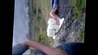 follando con su madrastra y la sirvienta