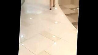 indian flashing aunty thoppul in public