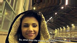 girls first xxx blod video
