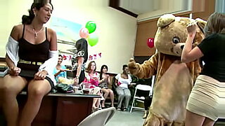 1 gerl vs 5 black cook