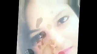 showing in toilet air hostess nokair