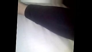 me follo la novia de mi amigo en leggins