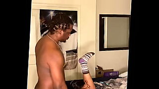 2 yang men 1 girls sex