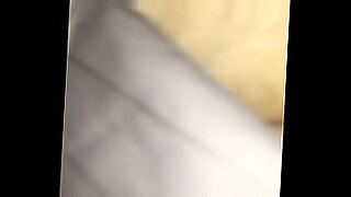 femme qui branle des bite avec sa culotte