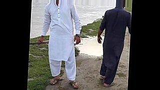 young son vaginace to mom using