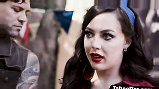 convinces hot ass lindsay to go all the way for a money