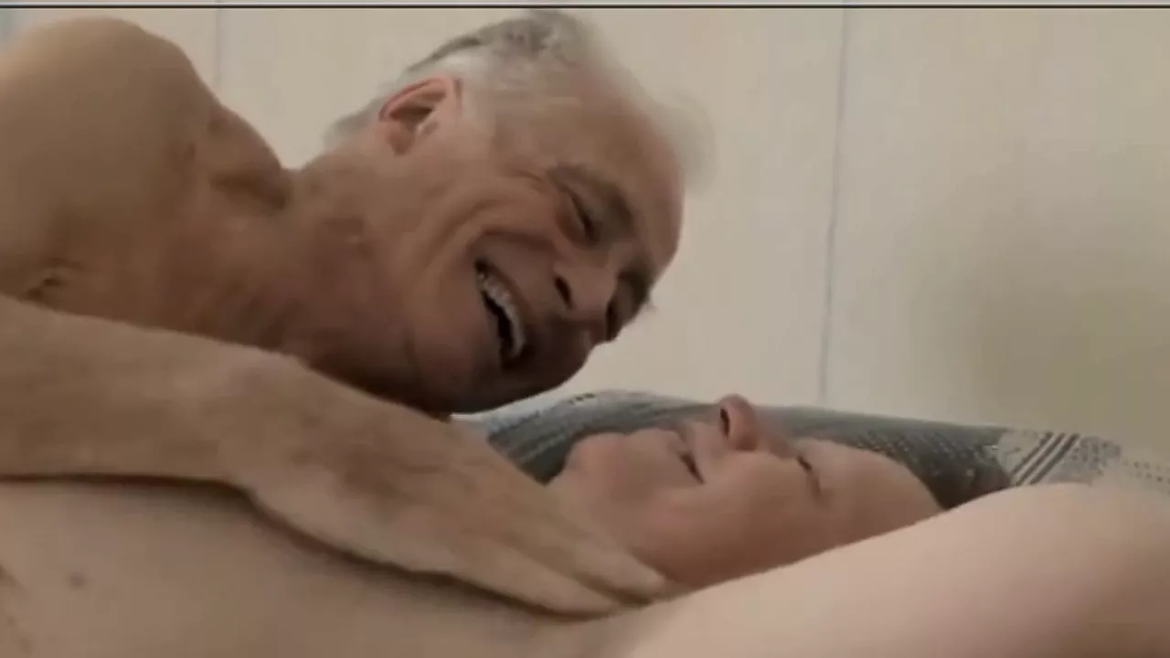 old young lesbian licking