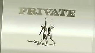 branle dans voiture aid par une inconnue