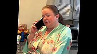 tante nafsu terpaksa ngentot anak tiri di hotel