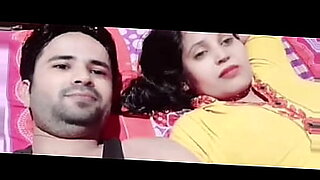 explain condom by a girl in hindi