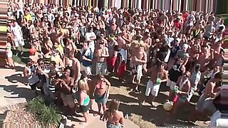 pissing video helbo mobi only ladies