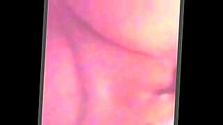 jilbab pink ngentot di kebun