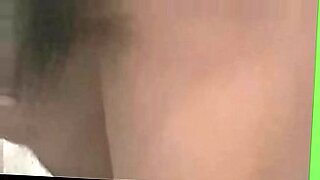 mujeres negras con aretes en la vajina