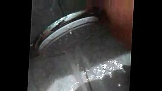 sister open the door while i am jerking