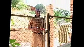 mallu house cheated by salesman hot in saree videos