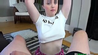 convinces hot ass lindsay to go all the way for a money
