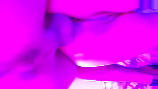 excitado muy sienta se macho su que hace ella sdlg con 3