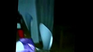 introduciendo en a mi esposa dormida