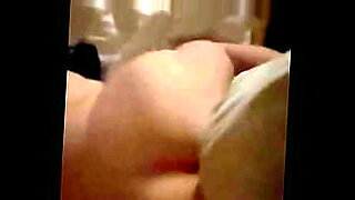 middle aged aunty fucked hard with saree on