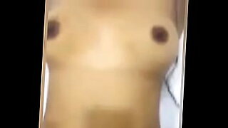 perempuan melayu bogel dalam tandas