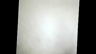 adolescente chinesa dando o cu por dinheiro