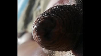 masturbate clitoris jet of water