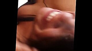me follo la novia de mi amigo en leggins