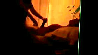 chloe and jill kelly work at shoe store and when