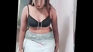 indian modern young girls removing her clothe