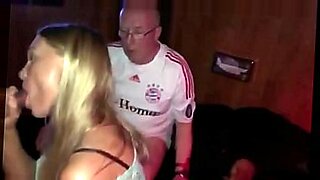 سكس محارم أم شرموطة هيجانه لا تستطيع مقاومة و تنيك صديق ابنتها ساااخن كامل و مترجم