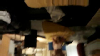 une femme qui accouche un enfant en direct maternit
